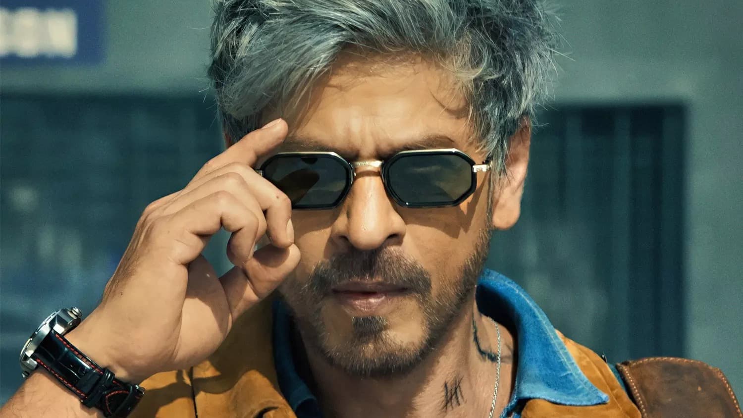 Shah Rukh Khan Teases Romantic Side in New Poster